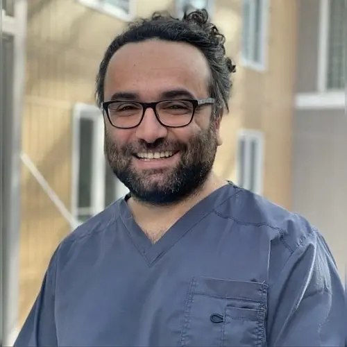 Profilbilde av tannlege Adel Khairy